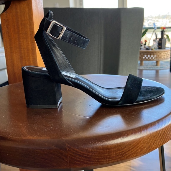 Steve Madden Involve Sandals - Picture 5 of 6